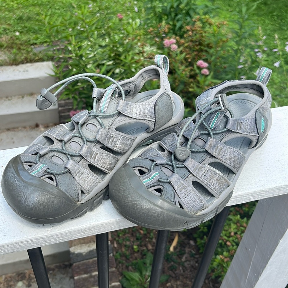 Keen Women’s Newport H2 size 8.5